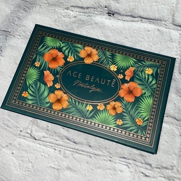 Ace Beaute 'Nostalgia' Eyeshadow Palette - Picture 2 of 5